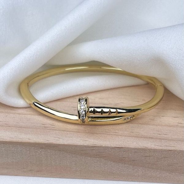 PULSERA DE CLAVO